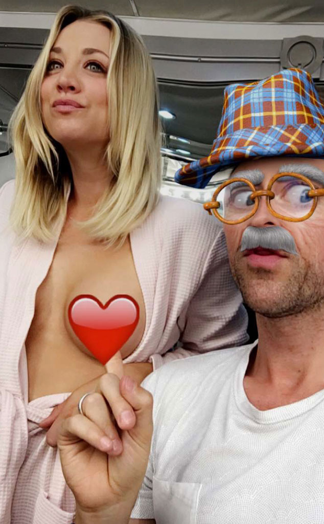 Kaley Cuoco Flashes Her Bare Breast On Snapchat E Online